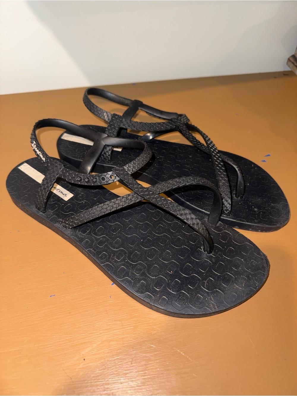 Ipanema Black Women's size 8 Strap Sandals